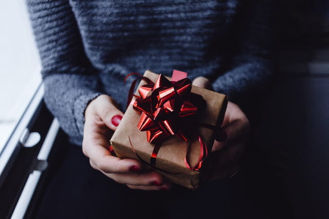 Tips for Safe and Easy Online Gift Giving
